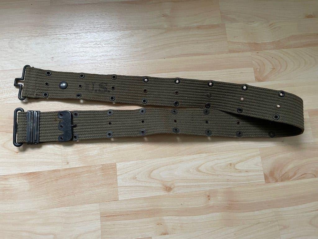 WW2 US, belts, pistol/BAR/cartridge/ magazine en geralateerd, Ophalen of Verzenden, Landmacht, Amerika, Boek of Tijdschrift