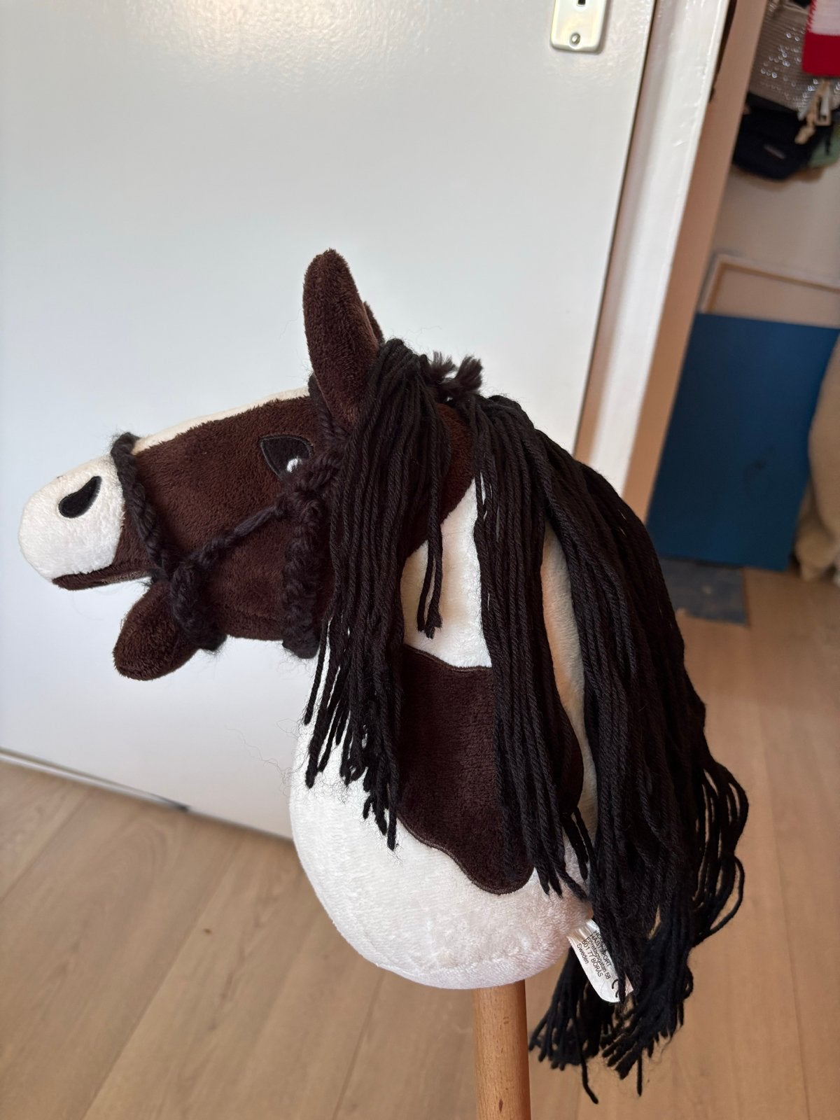 Hobbyhorse / Stokpaardje - Bruin/Wit, Ophalen, Zo goed als nieuw, Jongen of Meisje