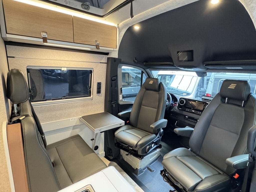 Hymer Grand Canyon S 700 4x4 - hefdak - lengtebed, Automaat, Buscamper of Camperbus, 6 tot 7 meter, Bedrijf