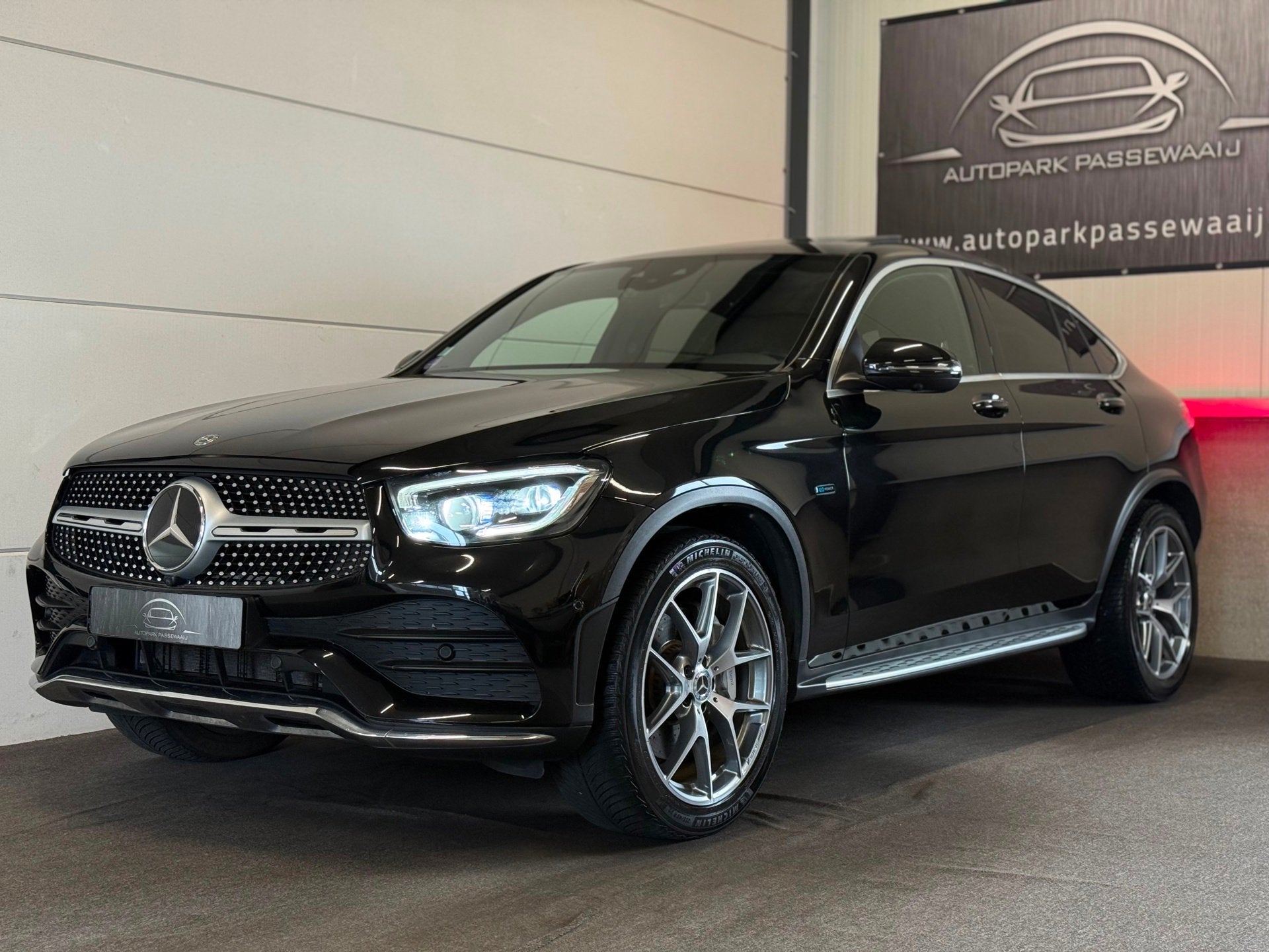 Mercedes-Benz GLC-klasse Coupé 300e 4MATIC AMG Pano, ACC, A, Auto's, Automaat, 1940 kg, Gebruikt, Zwart