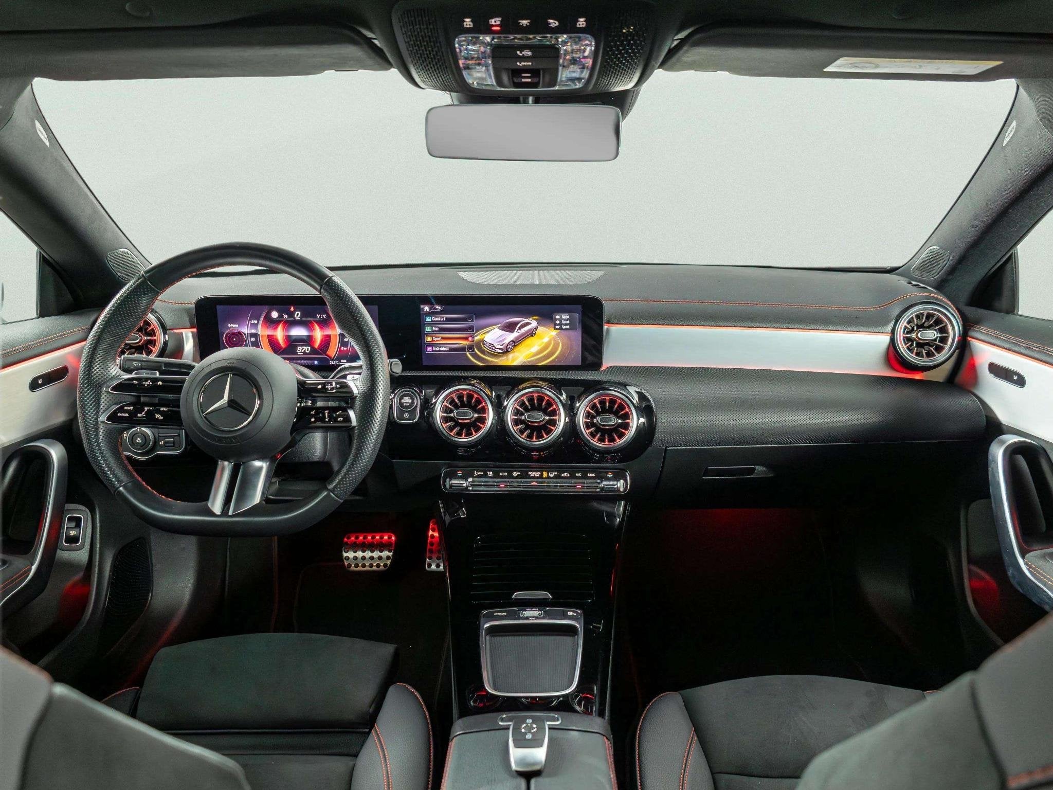 Mercedes-Benz CLA Coupé 180 AMG Line Premium | Panorama dak, CLA, Gebruikt, 4 cilinders, Origineel Nederlands
