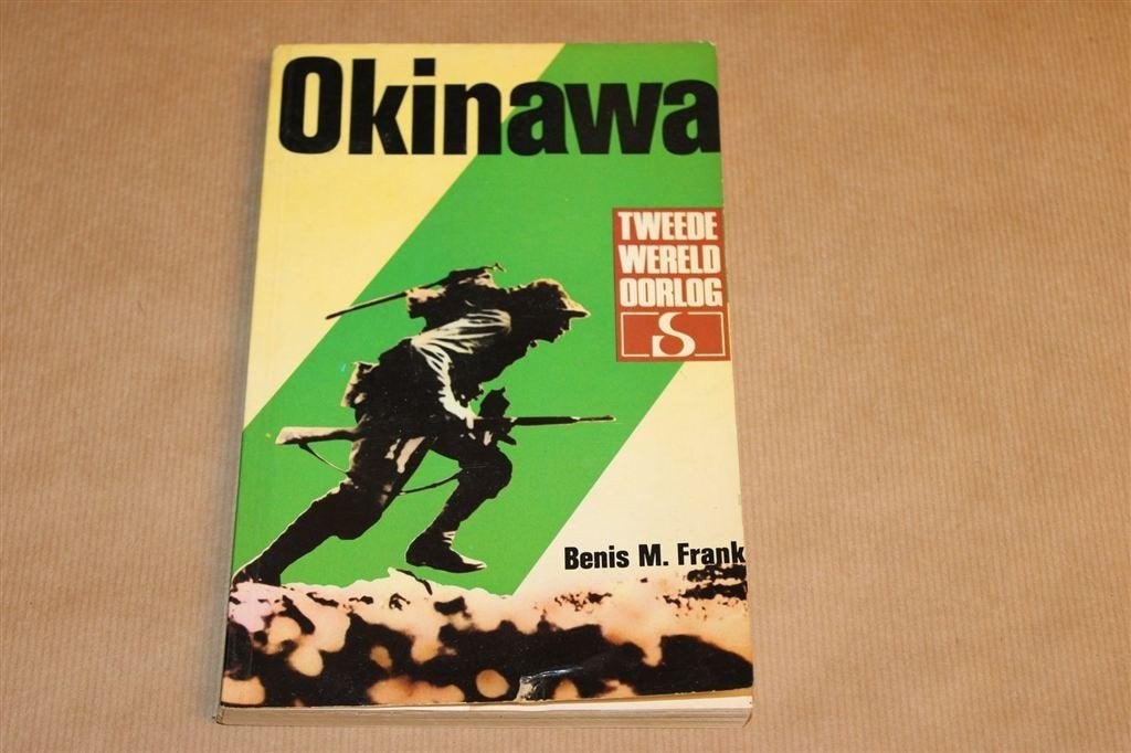 Okinawa — Fotoboek — De Laatste Slag in de Pacific — WO2, Ophalen of Verzenden, Tweede Wereldoorlog, Gelezen, Overige onderwerpen