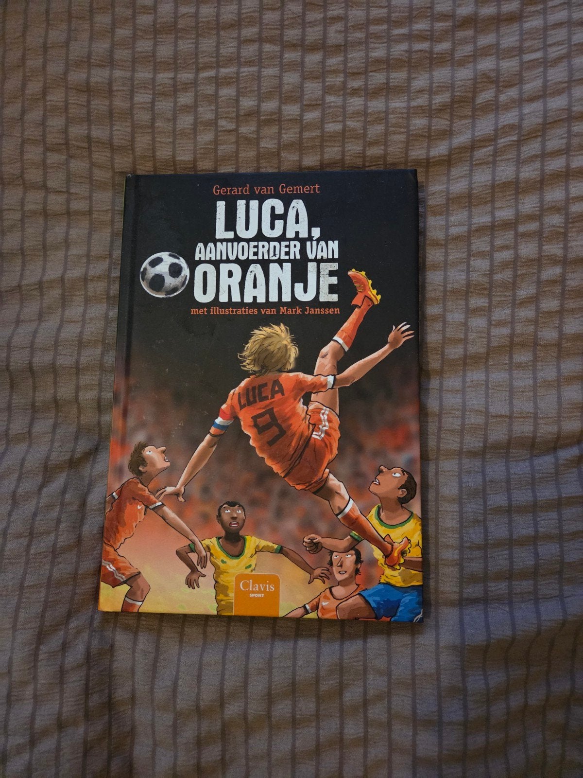 Luca, Aanvoerder van Oranje - Gerard van Gemert, Ophalen of Verzenden, Nieuw, Gerard van Gemert, Balsport
