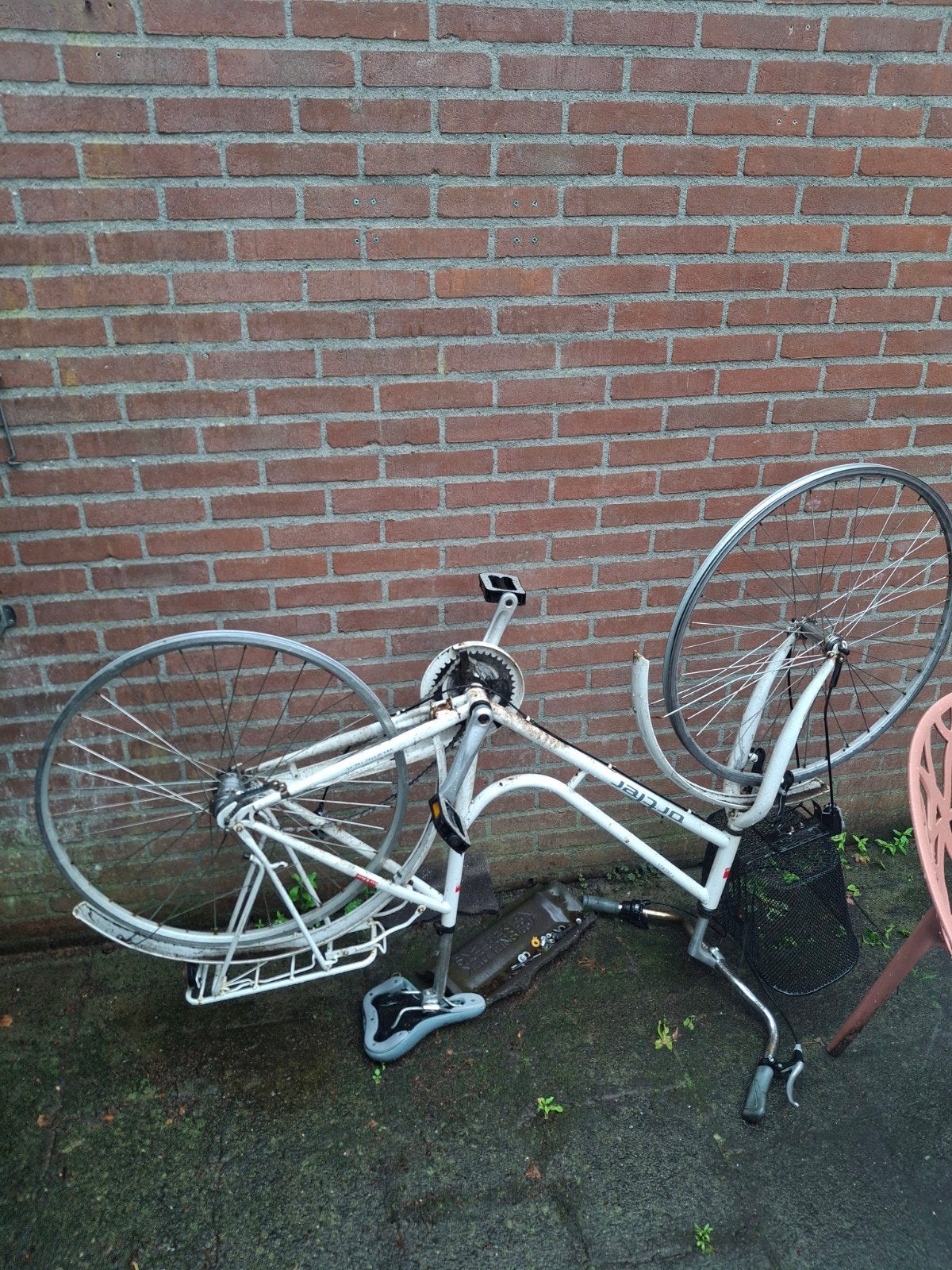 Fietsframe en wielen. Goed voor oudijzer., Ophalen, Gebruikt, Minder dan 10 versnellingen, Overige merken
