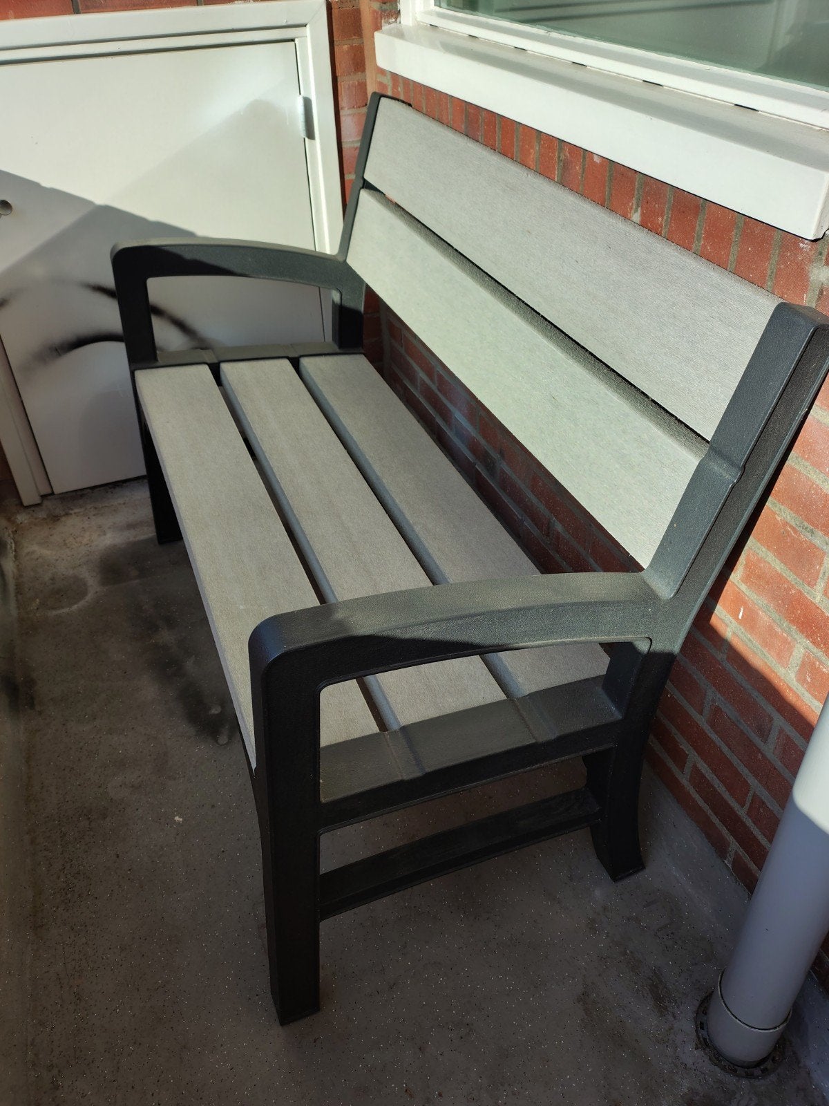 Keter Tuinbank Kunststof 2 Persoons 70,- Zeer Netjes, Ophalen, Zo goed als nieuw, Kunststof
