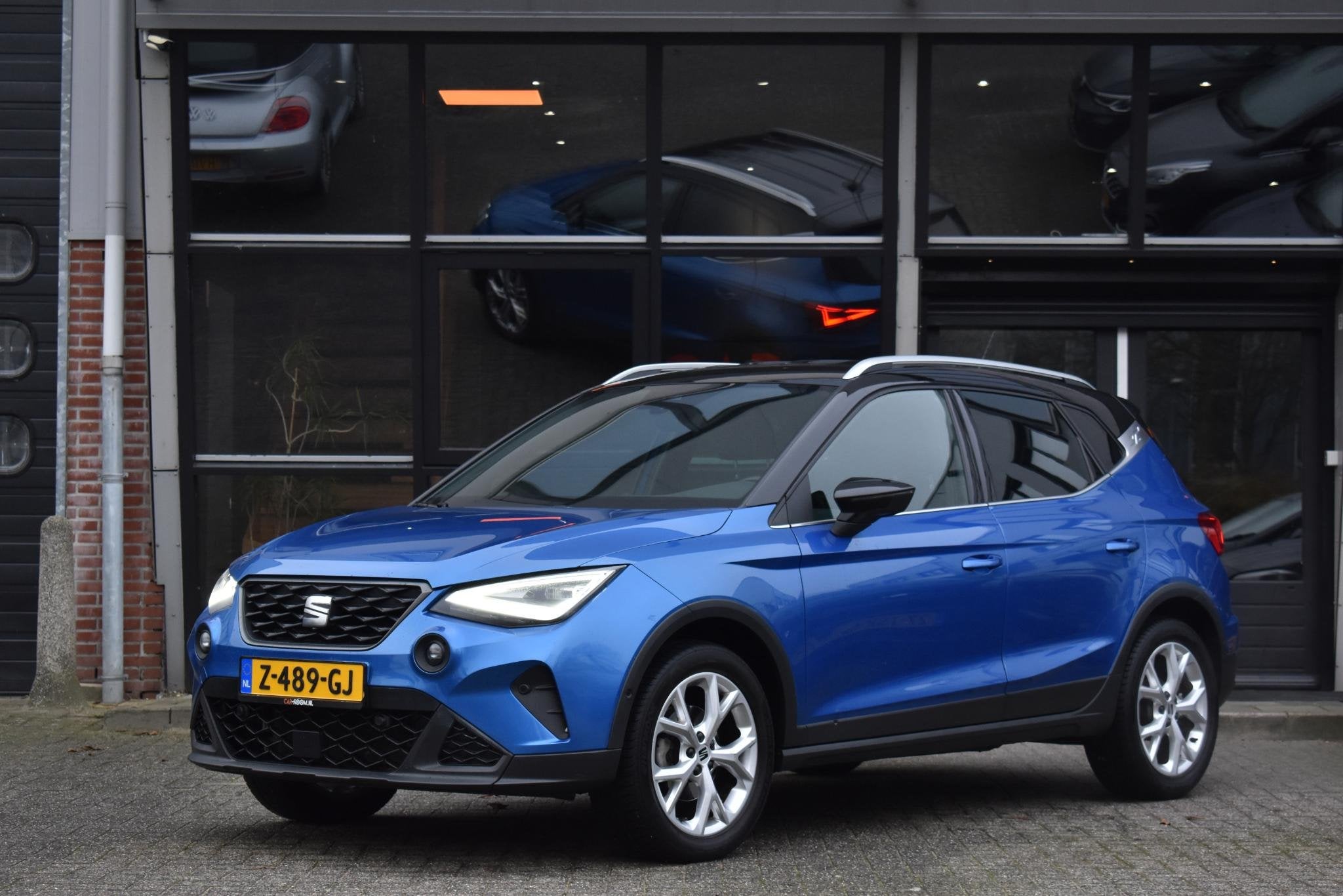 SEAT Arona 1.0 TSI FR Virtual Xenon Lane DCC Keyless Camera, Met garantie (alle), Blauw, 49 €/maand, Bedrijf
