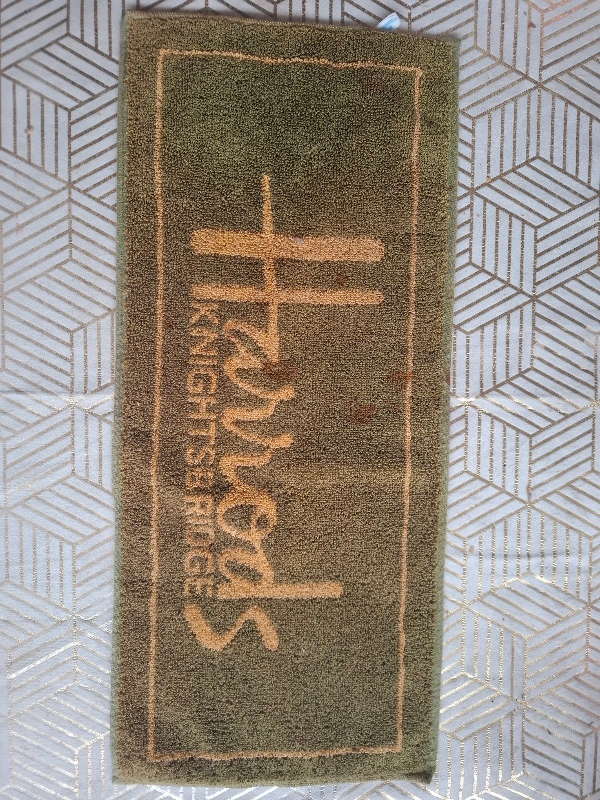 Harrods Knightsbridge Barmat- Gebruikt, Minder dan 50 cm, Gebruikt, 50 tot 100 cm, Groen
