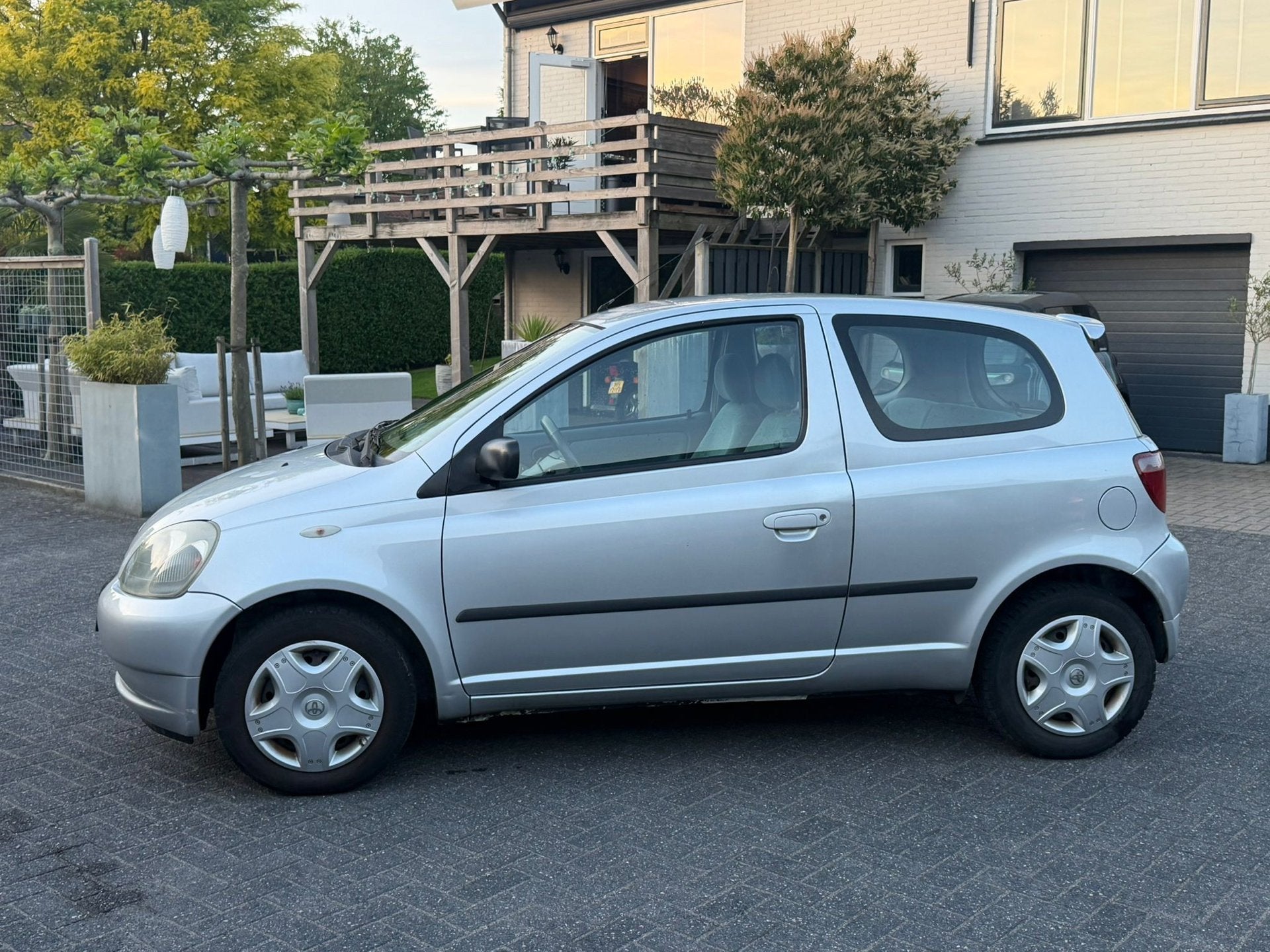 Toyota Yaris RIJKAAR/APK/HISTORY/BEURT/NAP/AIRCO/5drs//DIREK, Voorwielaandrijving, 1299 cc, 86 pk, Gebruikt