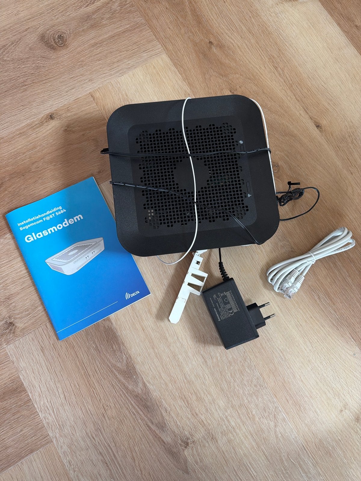 Sagemcom Fast 5684 Glasmodem - Router met modem, Computers en Software, Ophalen of Verzenden, Zo goed als nieuw, Router met modem