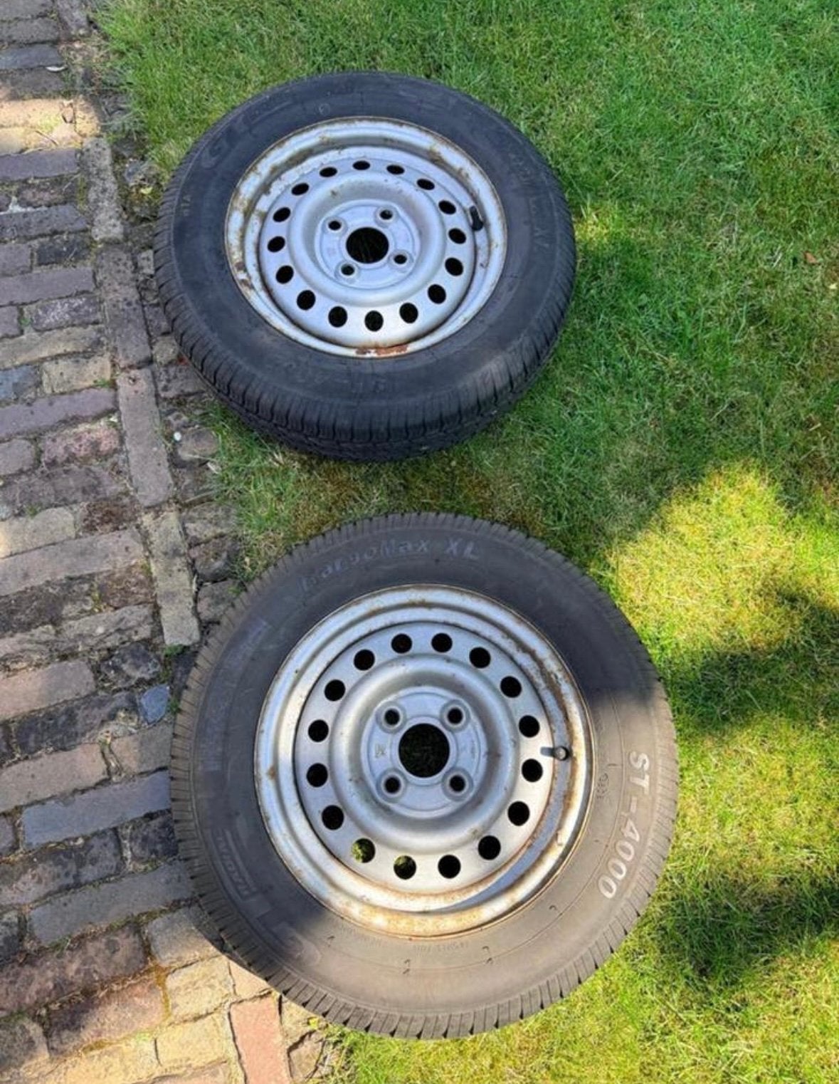 ST-4000 Aanhangerbanden 145R13 78N met velgen, Auto diversen, Ophalen of Verzenden, Gebruikt