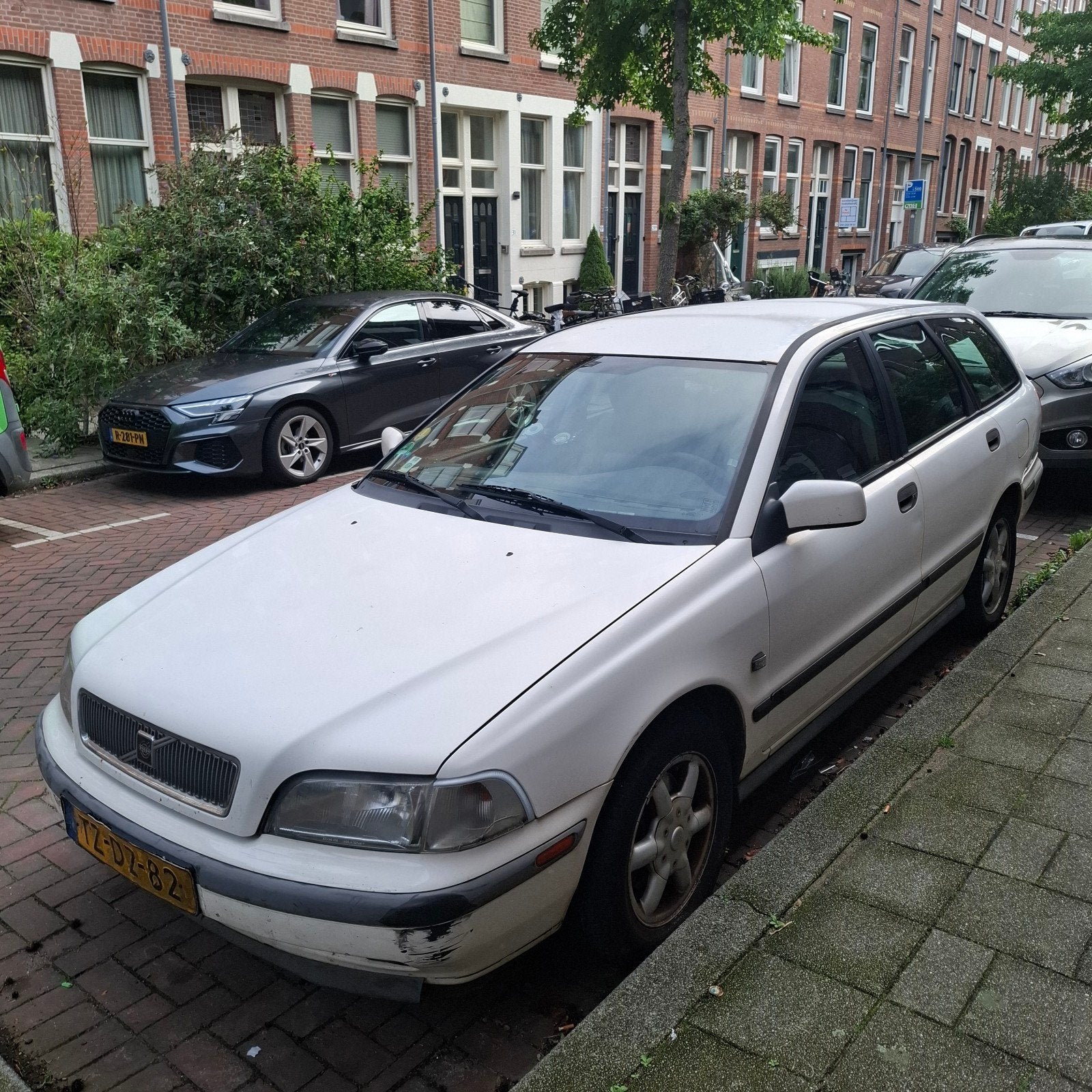 Volvo V40 1.8 AUT 1998 Wit, 1295 kg, 4 cilinders, Wit, 115 pk