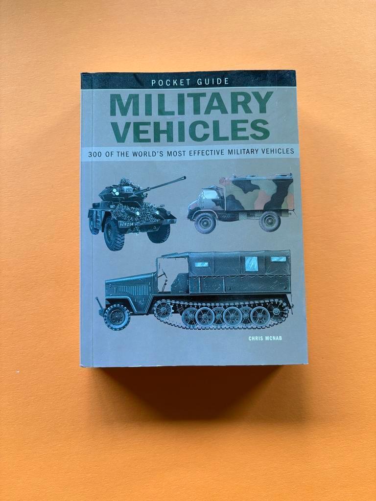 Military Vehicles Pocket Guide - Chris McNab, Boeken, Verzenden, 1945 tot heden, Zo goed als nieuw, Overige onderwerpen