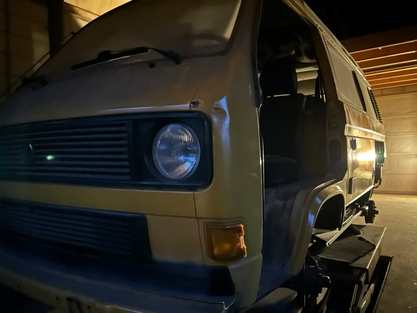 Te koop Volkswagen T3 1.9d met Westfalia hefdak, Auto's, Achterwielaandrijving, 4 cilinders, Geel, 1200 kg