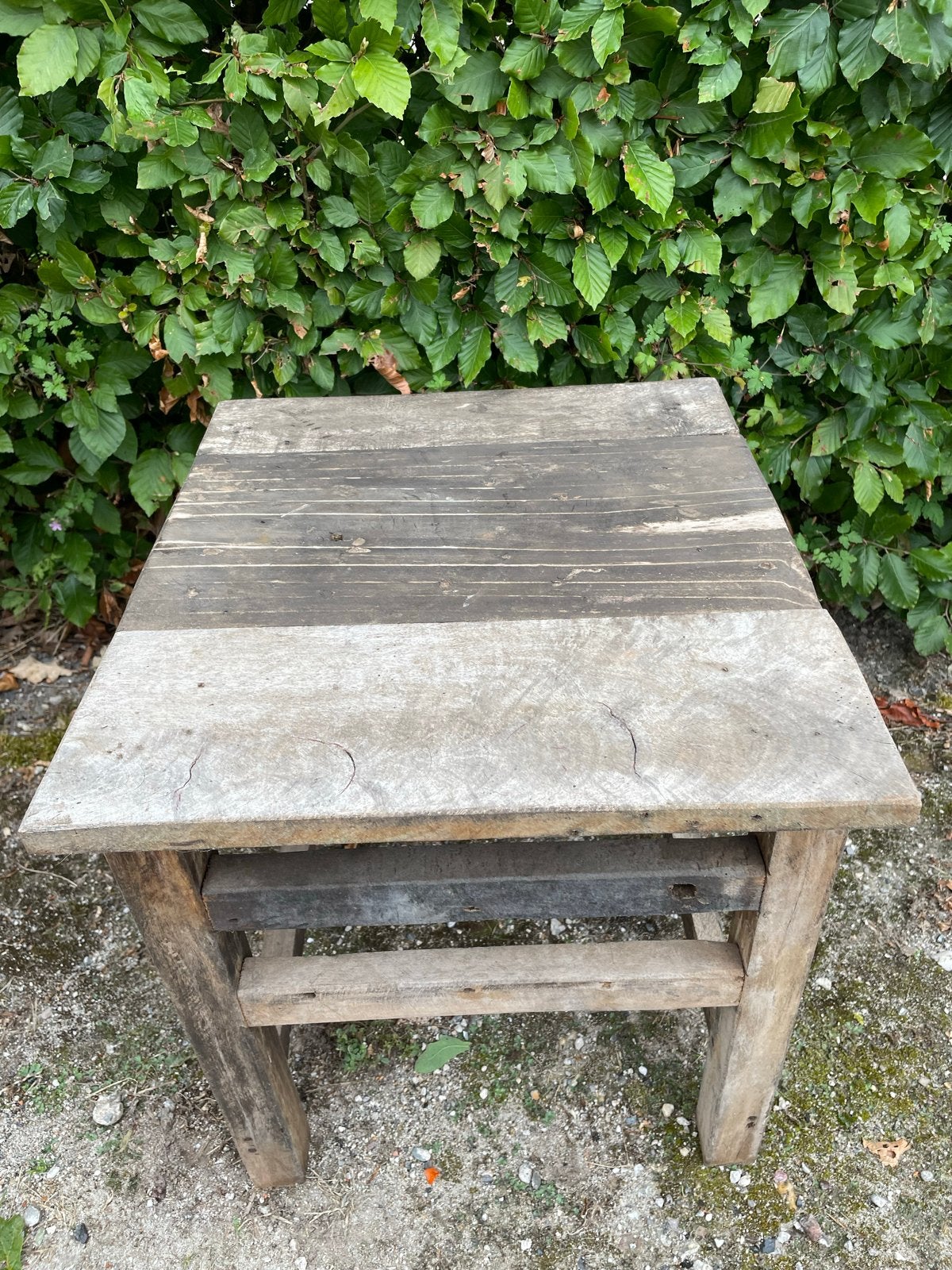 Leuke oude kruk of bijzettafel - Verzenden mogelijk, Huis en Inrichting, Krukjes, Ophalen, Gebruikt, Hout