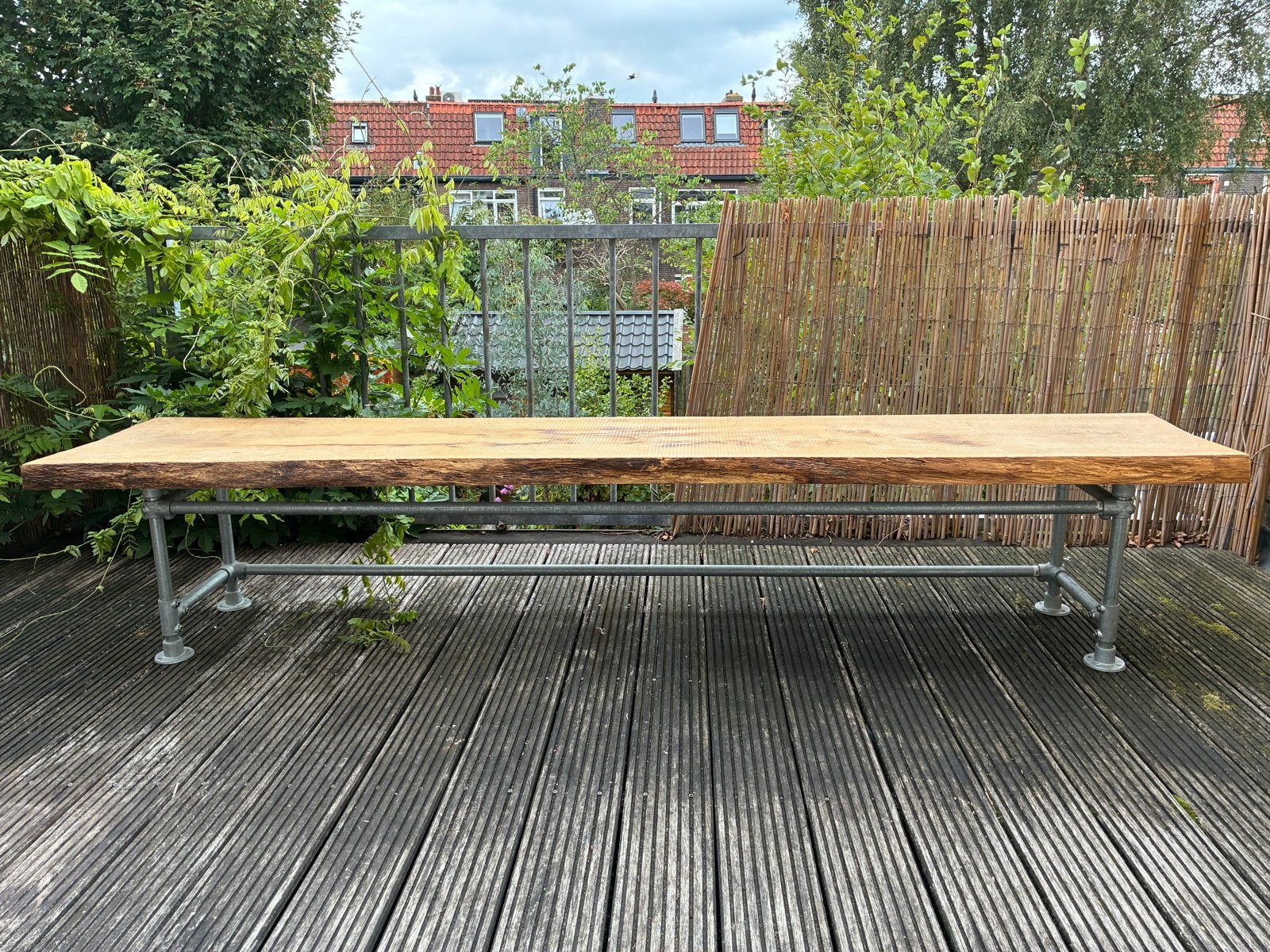 Wand-/tv-meubel van steigerbuizen en boomstam (47cm hoog), Ophalen, Gebruikt, 200 cm of meer, Minder dan 100 cm