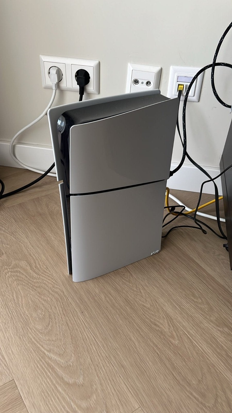 PS5 met 2 controllers en laadstation te koop, Spelcomputers en Games, Spelcomputers | Sony PlayStation 5, Ophalen, Zo goed als nieuw
