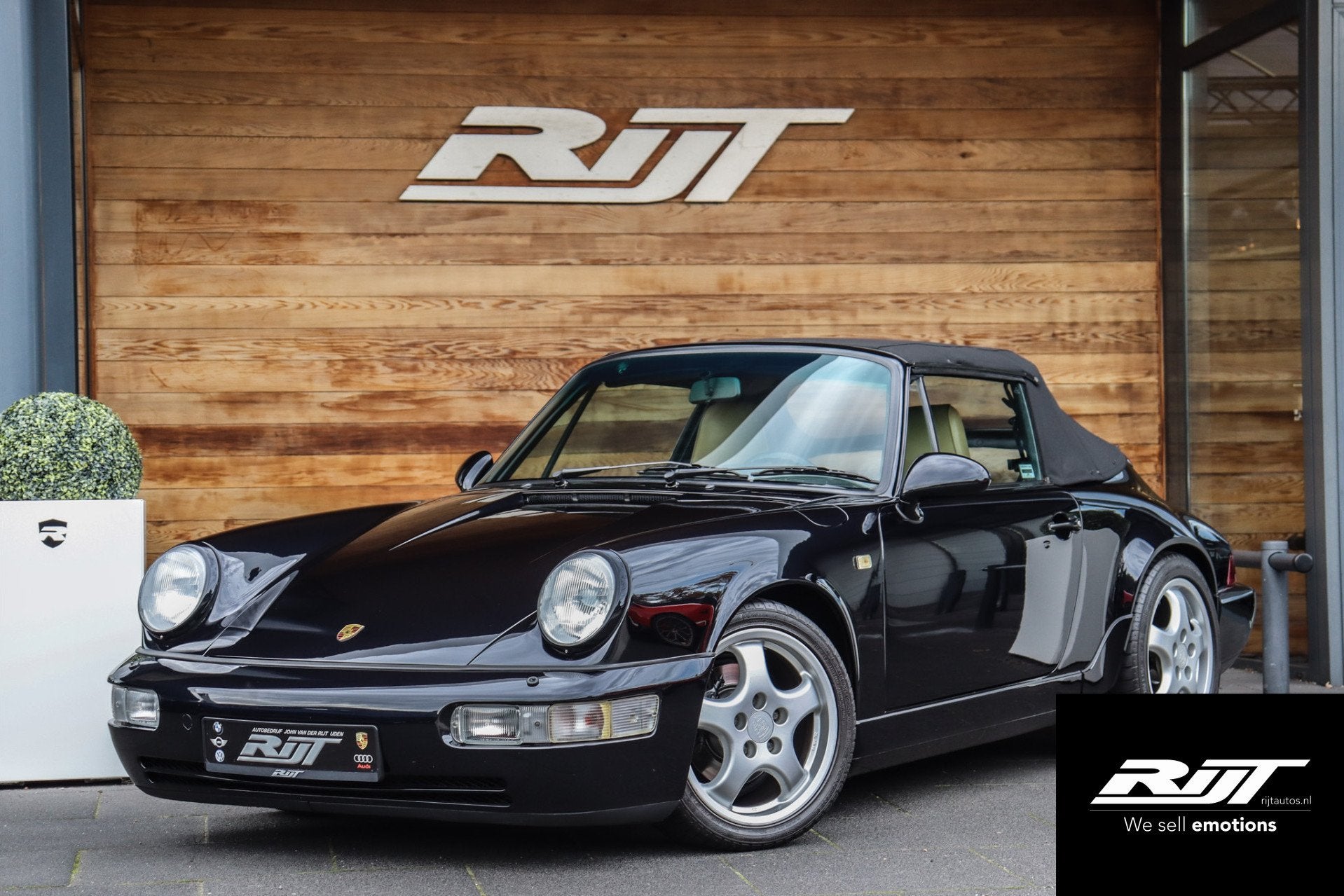 Porsche 911 964 Cabriolet 3.6 handgeschakeld Puntgaaf!, Auto's, Oldtimers, Achterwielaandrijving, Zwart, 3600 cc, Onderhoudsboekje