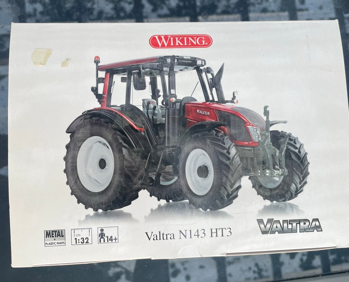 Wiking Valtra N143, Ophalen of Verzenden, Zo goed als nieuw, Tractor of Landbouw, Overige merken