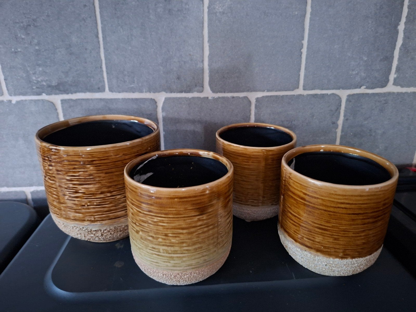 Set van 4 bloempotten - Bruin geglazuurd, Tuin en Terras, Ophalen, Steen, Gebruikt, Rond