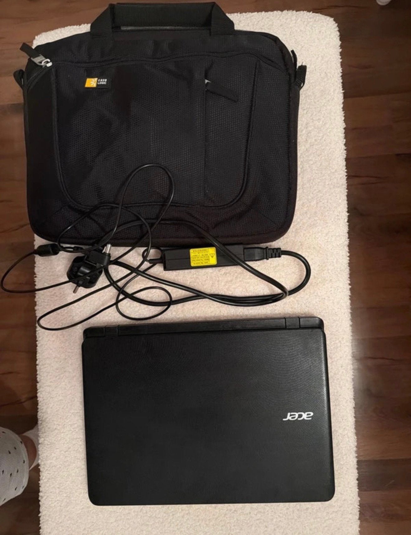 Acer mini laptop + laptoptas en oplader (acer aspire ), Computers en Software, Windows Laptops, Ophalen of Verzenden, Zo goed als nieuw