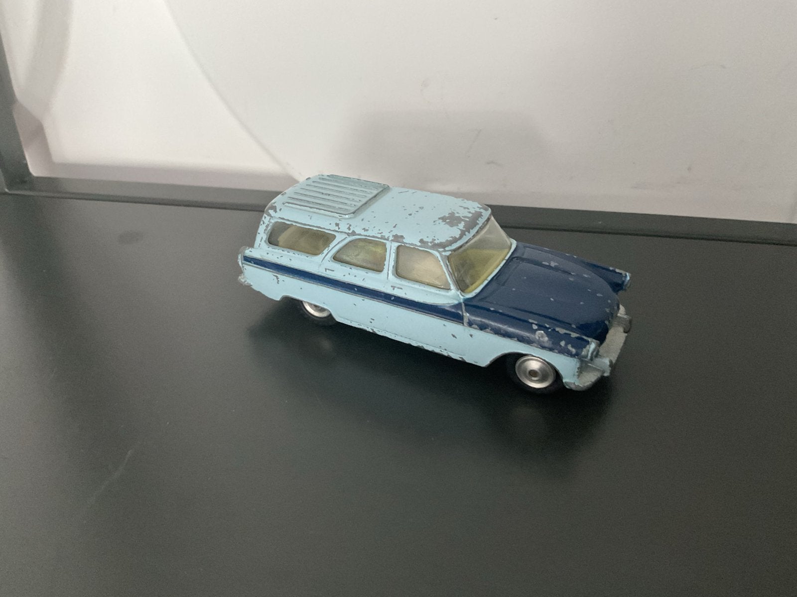 Corgi Toys Ford Zephyr Estate Car -, Verzenden