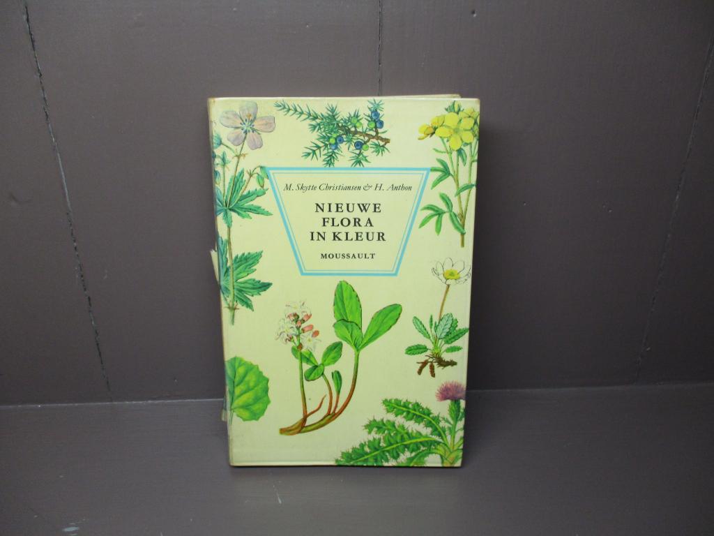 Nieuwe Flora in kleur, M. Skytte Christiansen e.a., Boeken, Natuur, Ophalen of Verzenden, Gelezen, Bloemen, Planten en Bomen