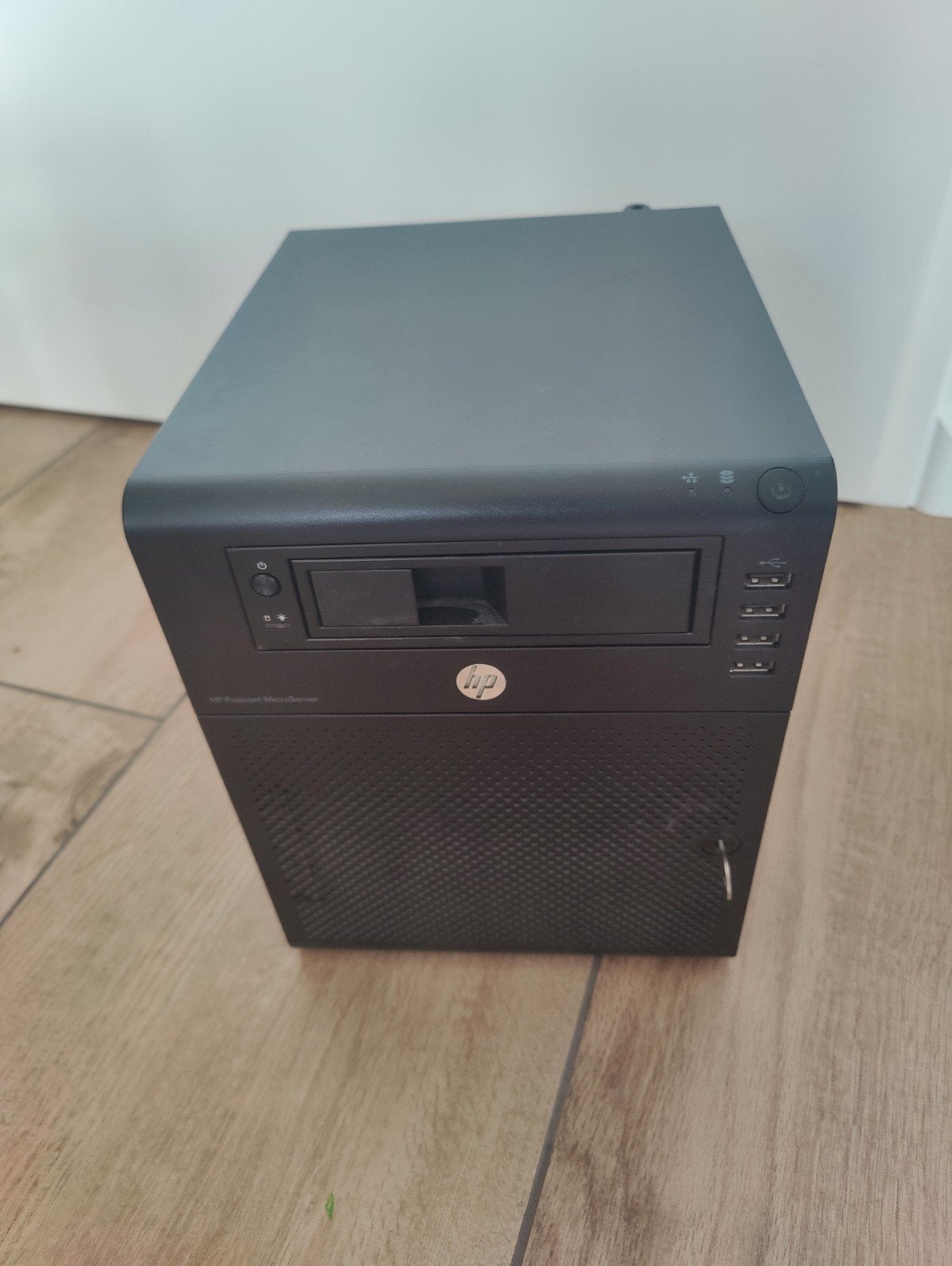 HP ProLiant MicroServer Gen7, Computers en Software, Servers, Ophalen of Verzenden, Zo goed als nieuw, Geen harde schijven inbegrepen