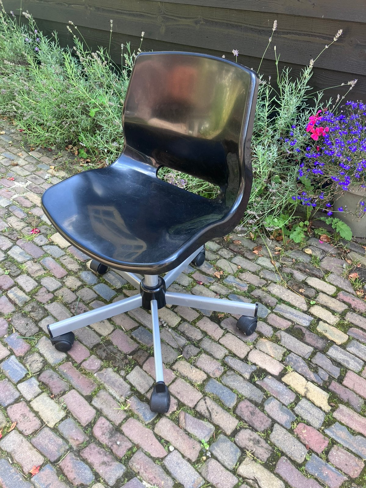 Zwarte plastic bureaustoel wieltjes Ikea, Huis en Inrichting, Ophalen, Gebruikt, Zwart, Bureaustoel