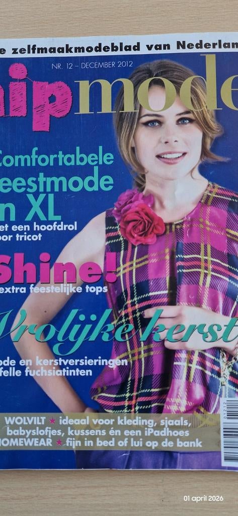 Knipmode december 2012 - Feestelijke mode en kerstdecoraties, Hobby en Vrije tijd, Kledingpatronen, Vrouw, Ophalen of Verzenden