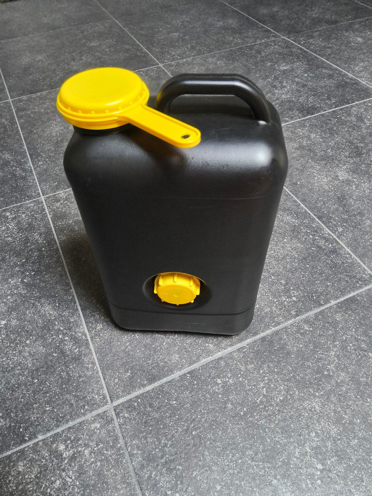 Zwarte kunststof afvalwatertank/fecalientank 19 liter, Caravans en Kamperen, Ophalen, Zo goed als nieuw