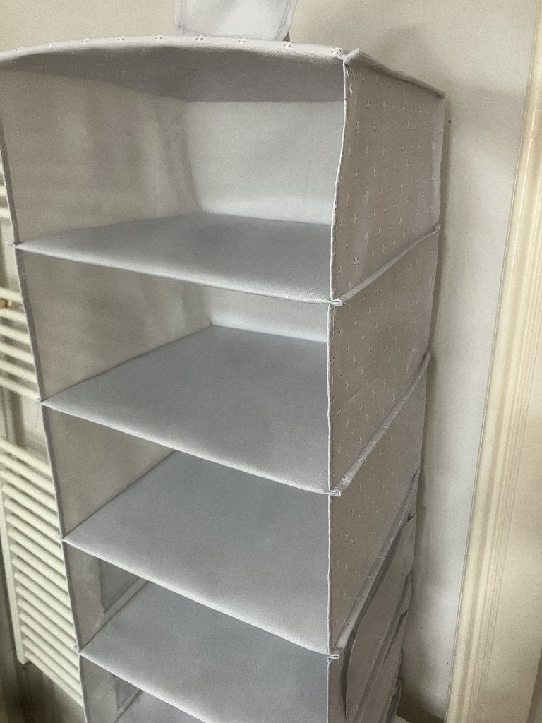 Grijze hangende kledingkast organizer met (zij)schappen, Overige materialen, Minder dan 50 cm, Ophalen of Verzenden, Zo goed als nieuw