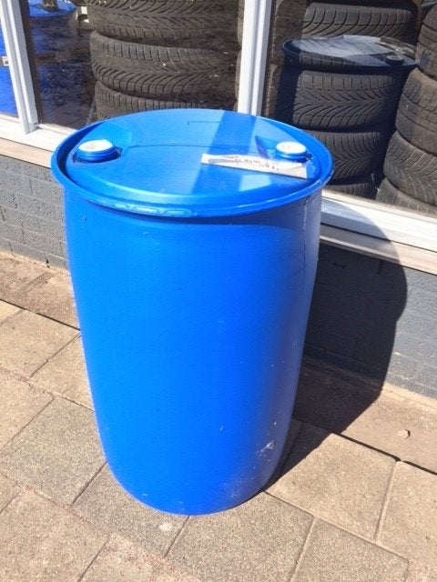 Regenton 210L vaten,watervat,drum,tank,waterton,watertank, Tuin en Terras, Regentonnen, 150 liter of meer, Ophalen, Zo goed als nieuw