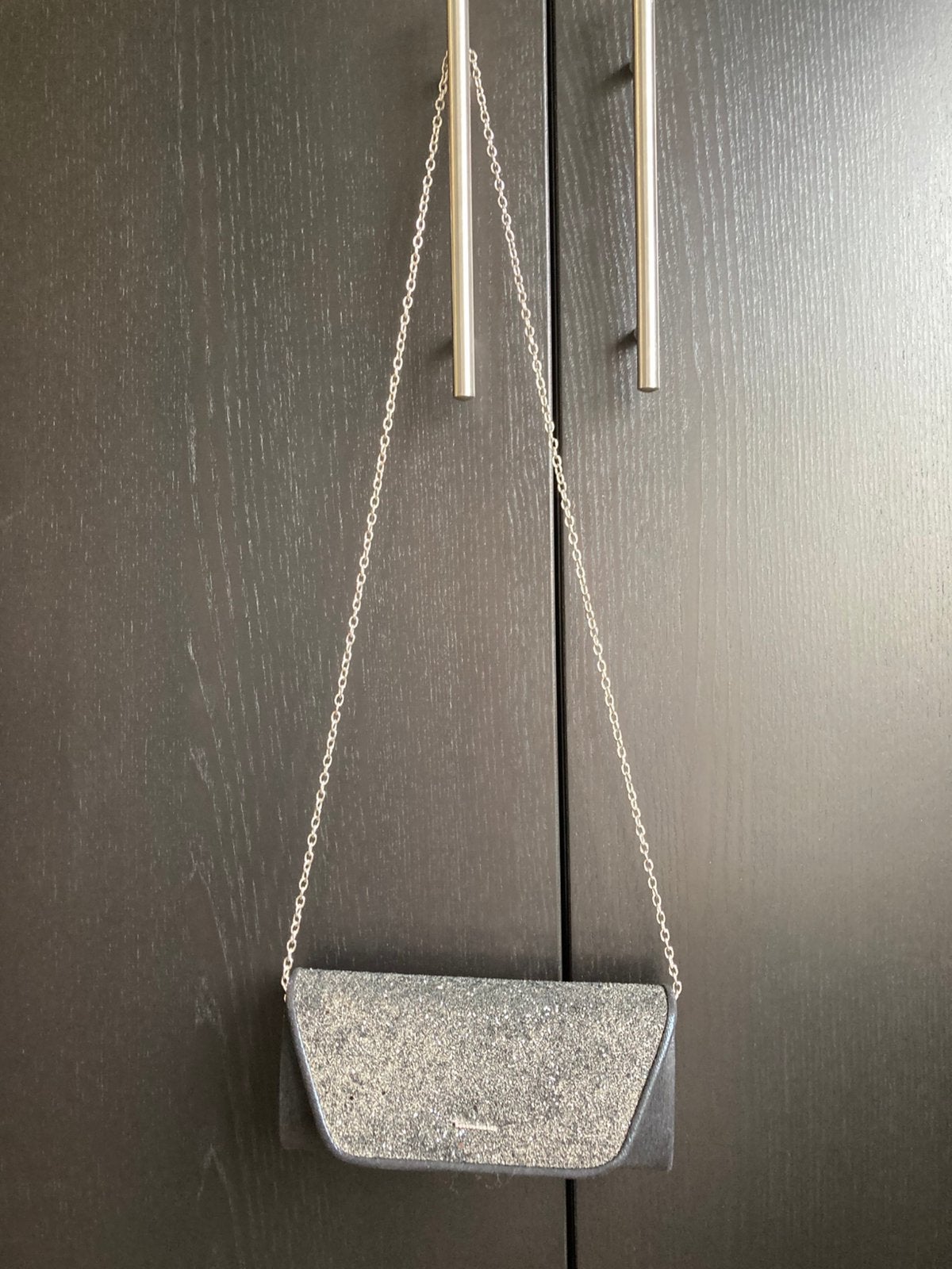 Zilverkleurige clutch, Sieraden, Tassen en Uiterlijk, Ophalen of Verzenden, Gebruikt, Overige kleuren, Avondtasje