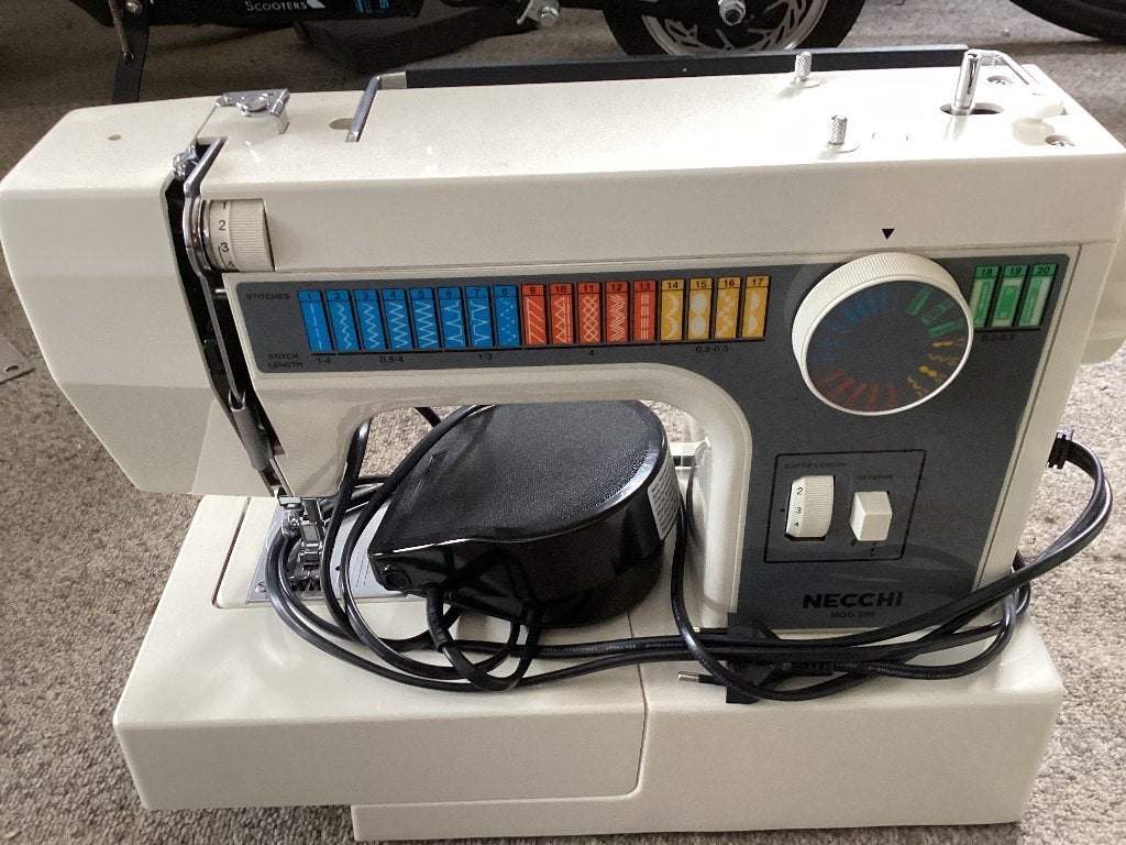Naaimachine merk Necchi, Ophalen, Gebruikt, Naaimachine, Overige merken