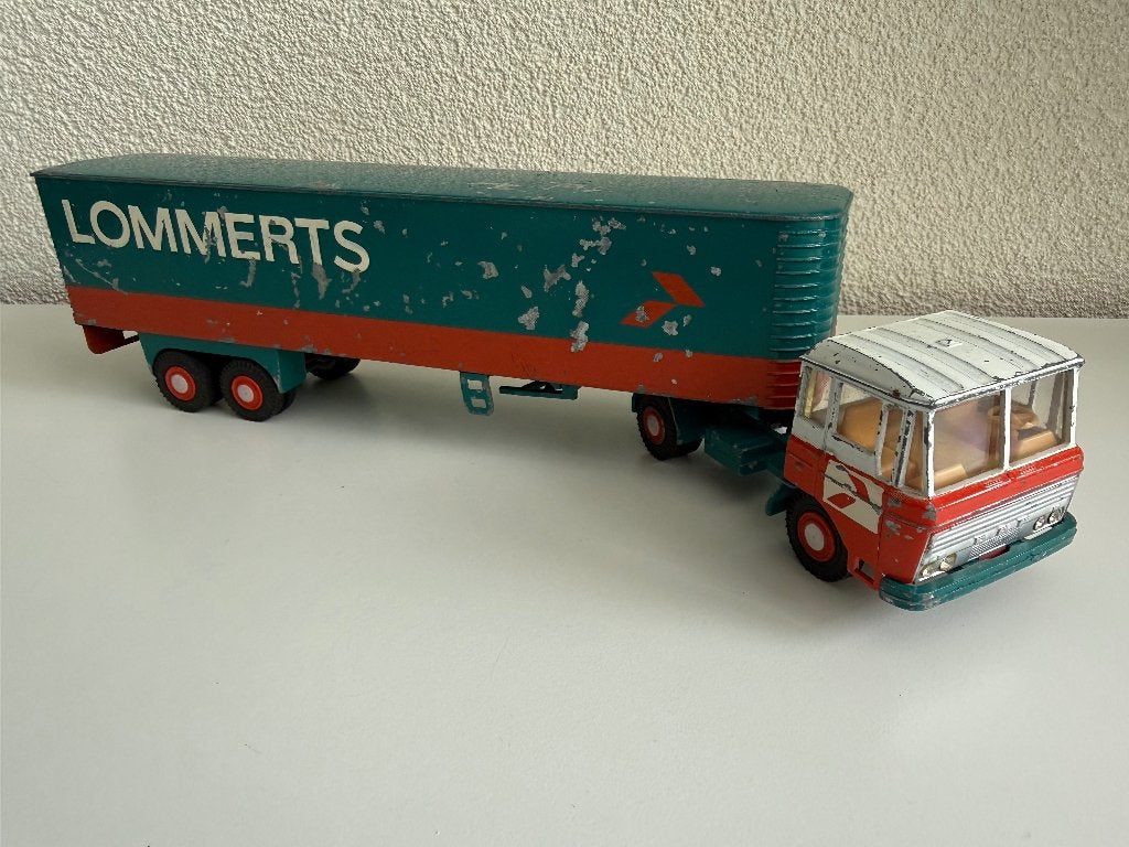 Vintage Lion Car No. 36 DAF 2600 truck-opleggercombinatie, Hobby en Vrije tijd, Modelauto's | 1:50, Ophalen of Verzenden, Gebruikt