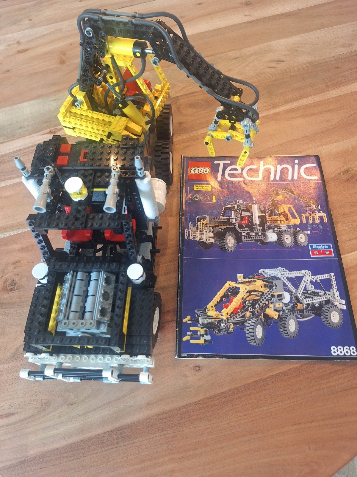 Lego Technic 8868 Pneumatic Crane Truck, Ophalen, Lego, Compleet, Zo goed als nieuw