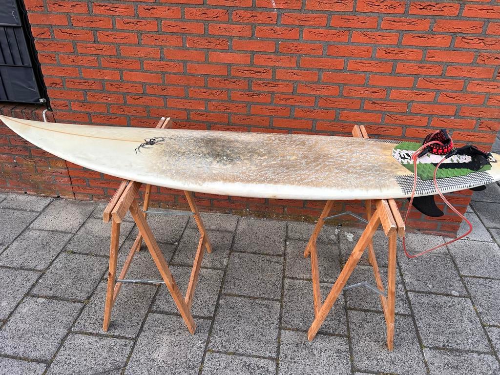 Golfsurfboard Spider 6.2 met Kelly Slater vinnen en leash, Watersport en Boten, Golfsurfen, Ophalen, Gebruikt, Shortboard, Met vinnen