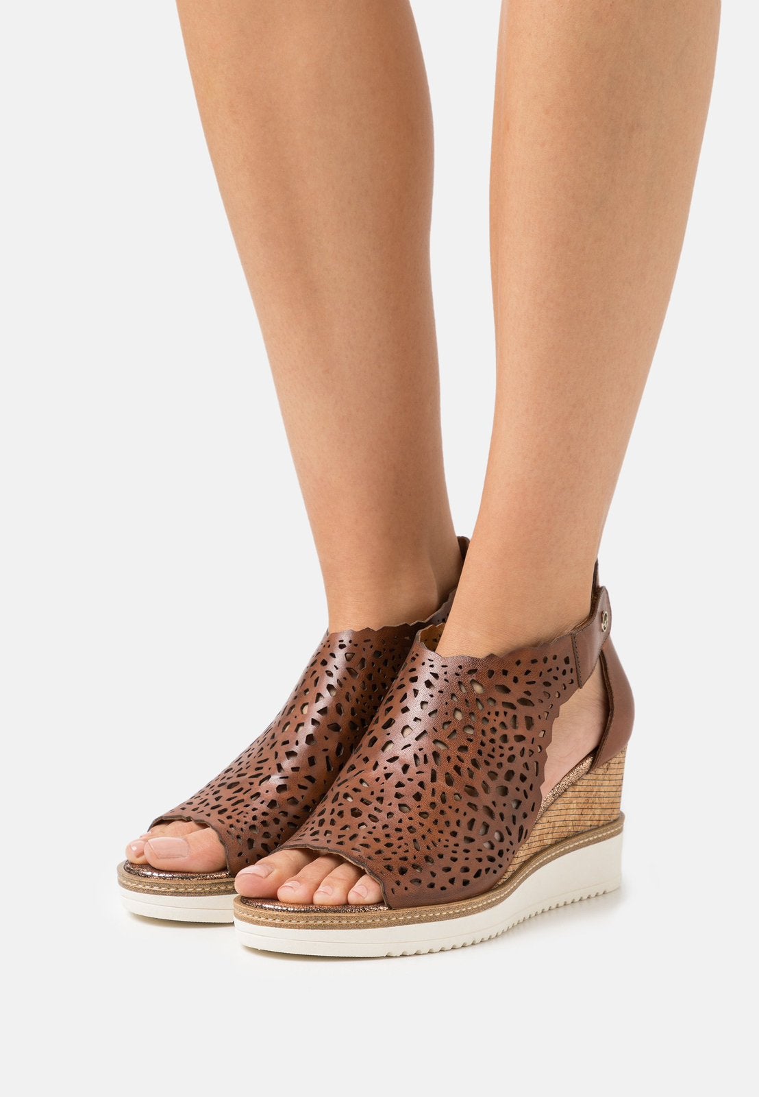 Dames Sandalen: Tamaris Platform sandals - cognac : 37 Nieuw, Kleding | Dames, Schoenen, Ophalen of Verzenden, Zo goed als nieuw