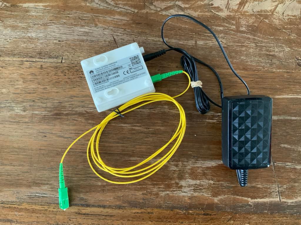 Huawei OptiXstar HG8010Hv6 GPON Terminal Glasvezelbridge, Computers en Software, Routers en Modems, Ophalen of Verzenden, Zo goed als nieuw
