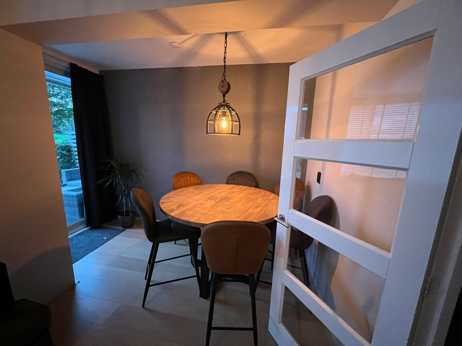 Eettafel met 6 stoelen, Ophalen, Vier personen, Rond, 100 tot 150 cm