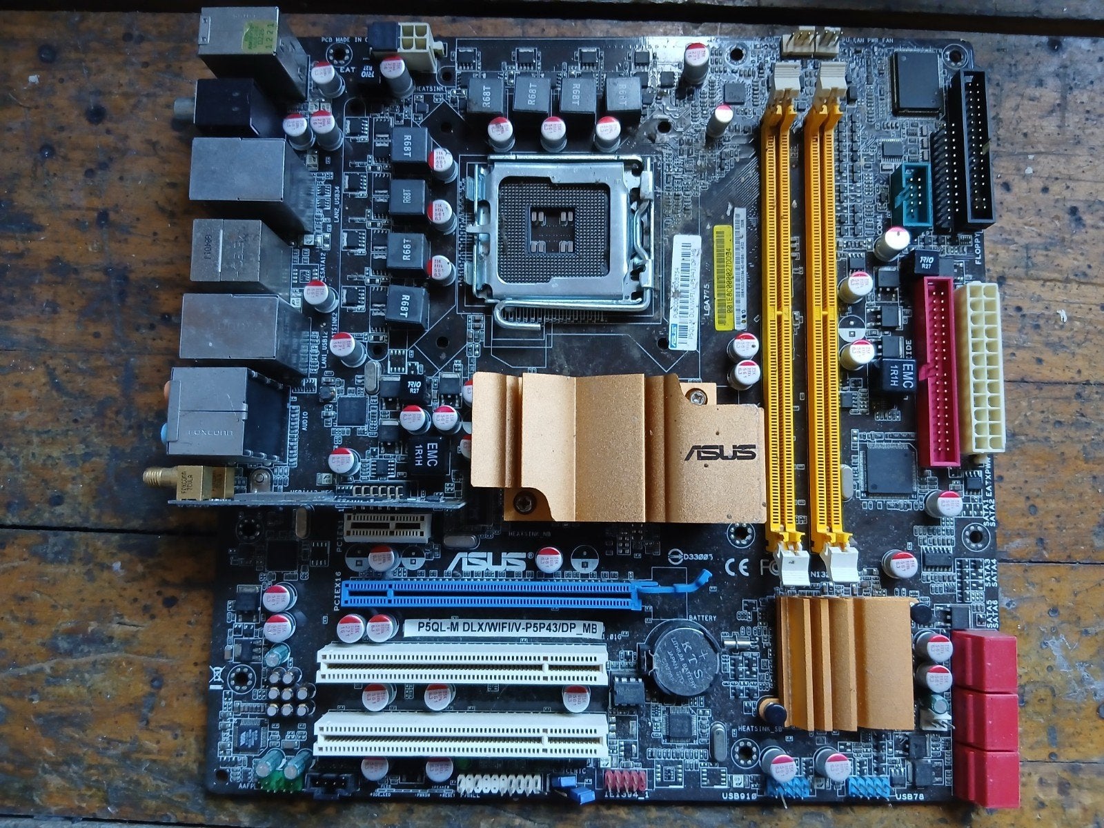 ASUS P5QL-M DLX/WIFI/V-P5P43/DP-MB Moederbord LGA775, Computers en Software, Moederborden, Asus, Gebruikt, Onbekend, DDR2