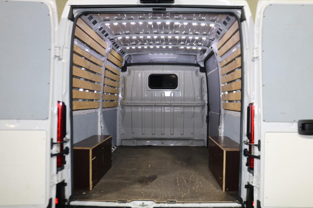 Fiat Ducato 2.3 MultiJet L2 H2 Airco Navigatie Camera, Auto's, Bestelauto's, Voorwielaandrijving, Stof, Gebruikt, Euro 6