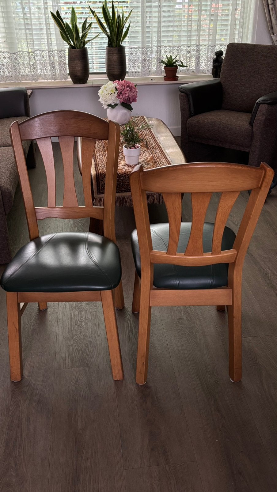 4 de zelfde eiken eetkamerstoelen, Ophalen, Zo goed als nieuw, 4 tot 6 stoelen