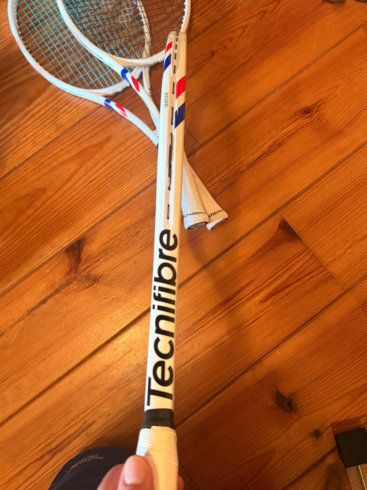 Foto 4 van Set van 3 Tecnifibre T-Fight 305 S tennisrackets L2
