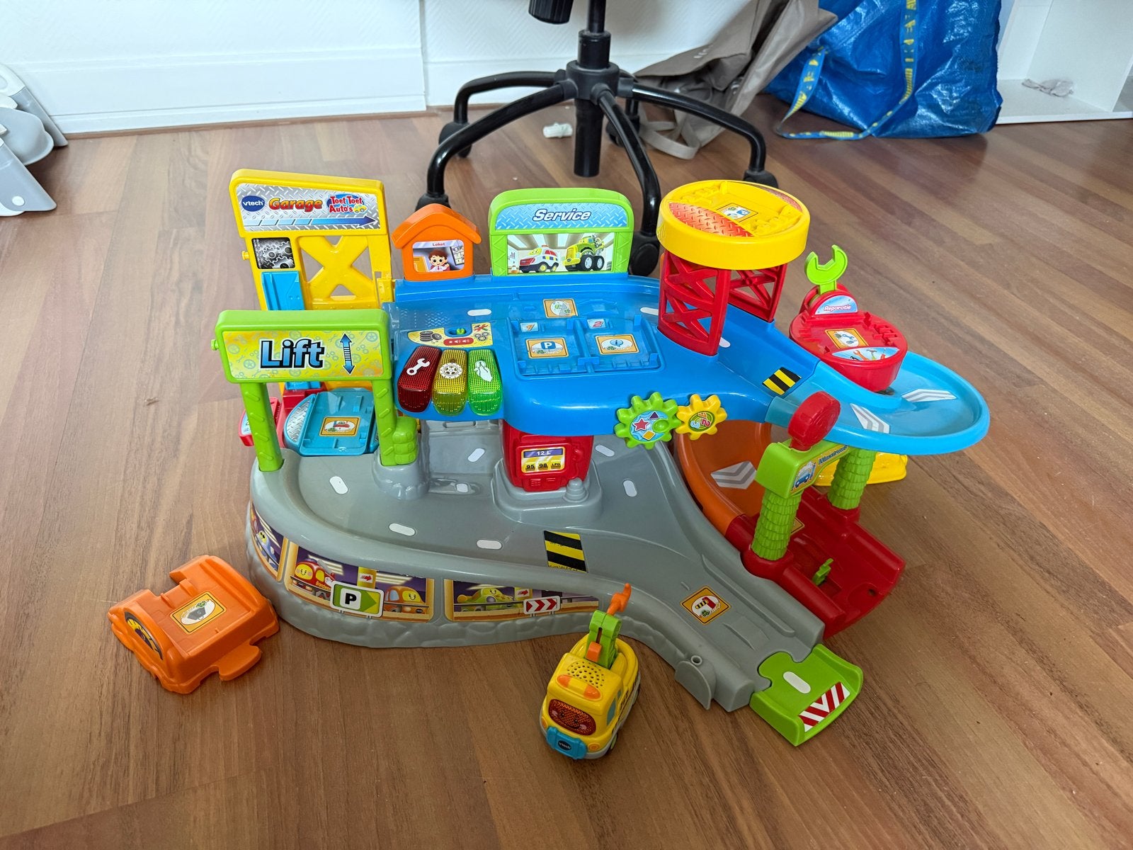 Diverse Vtech Toet Toet sets met brandweerkazerne en auto's, Kinderen en Baby's, Ophalen, Gebruikt, 2 tot 4 jaar