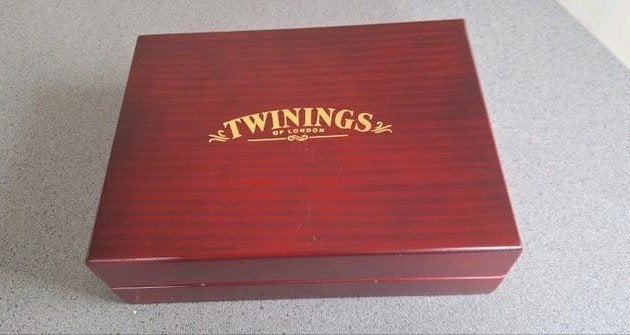 Twinings theedoos van hout, Gebruikt, Hout, Ophalen of Verzenden, Theedoos