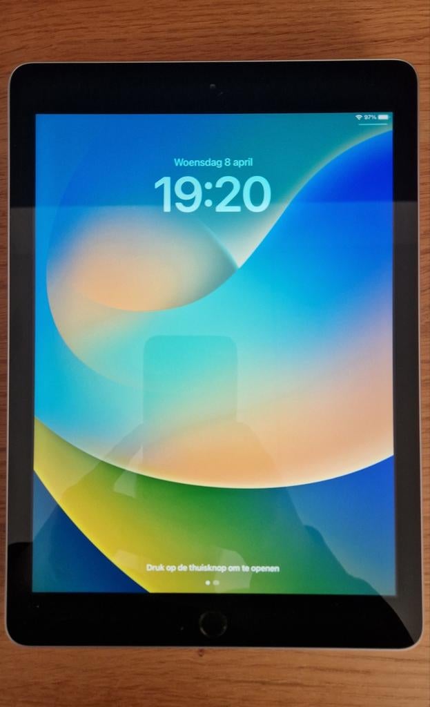 iPad 9.7, Computers en Software, Apple iPads, Zo goed als nieuw, Apple iPad, 10 inch, 32 GB, Grijs, Ophalen of Verzenden