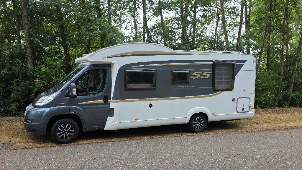 Burstner Ixeo Time 734 - 2014 - Ruime Half-integraal Camper, Chemisch toilet, Ringverwarming, Fiat, Koelkast