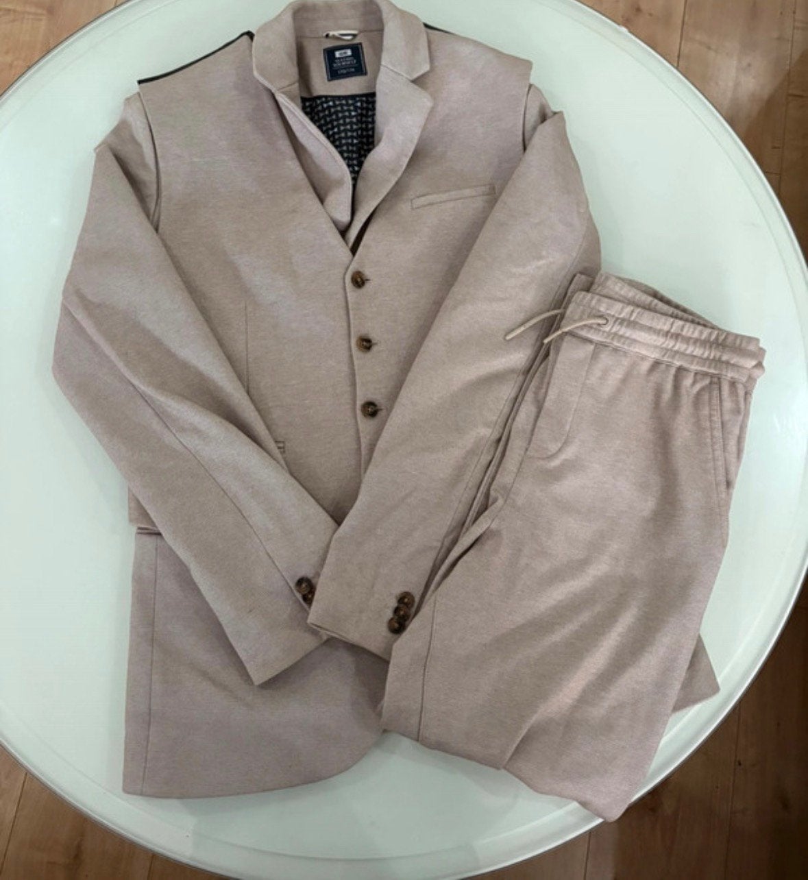 WE Pak - Beige - kids 170cm - Een keer gedragen, Ophalen, Zo goed als nieuw, Beige