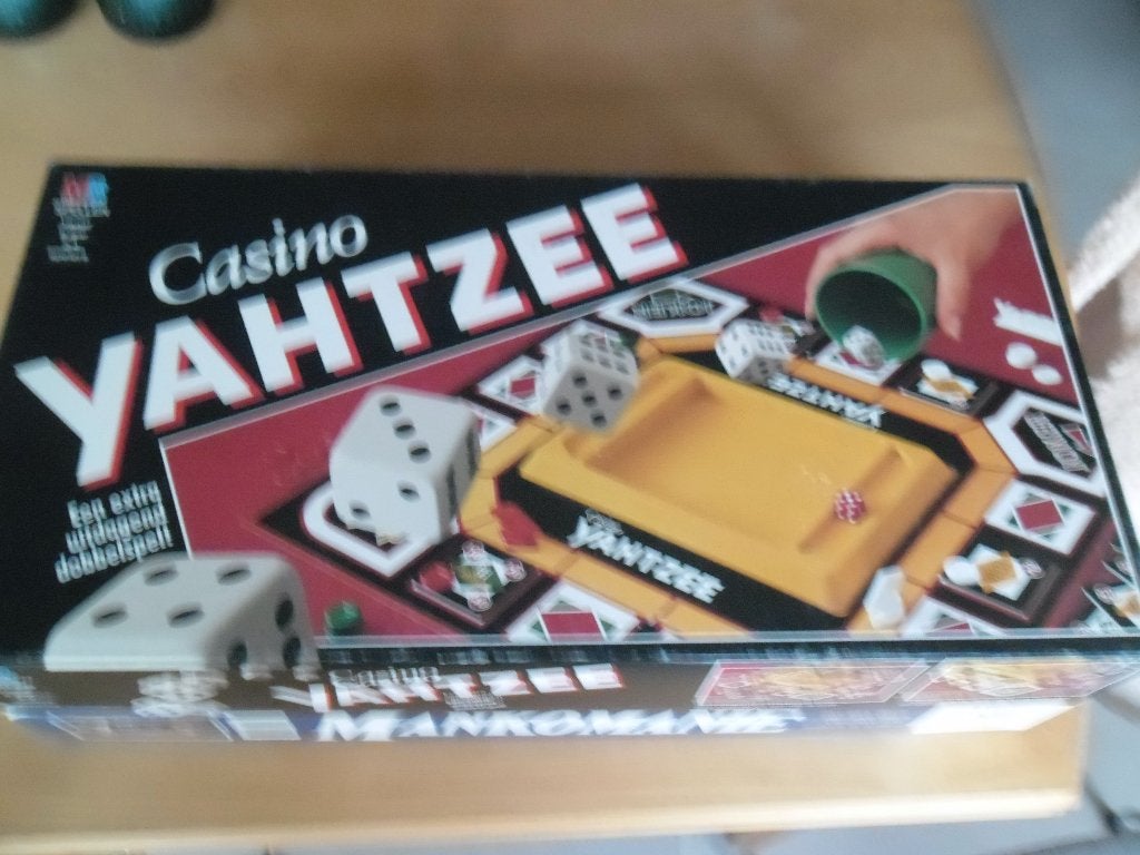Casino Yahtzee Bordspel - Compleet en in goede staat, Hobby en Vrije tijd, Gezelschapsspellen | Bordspellen, Een of twee spelers